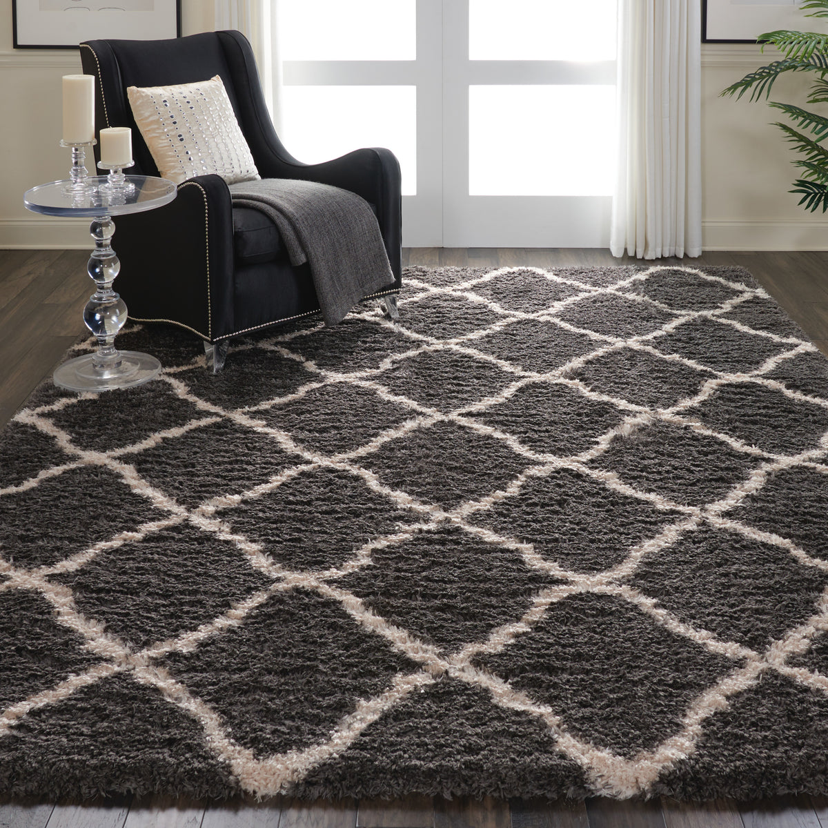 Luxe Shag LXS02 Charcoal Beige Rug - room scene