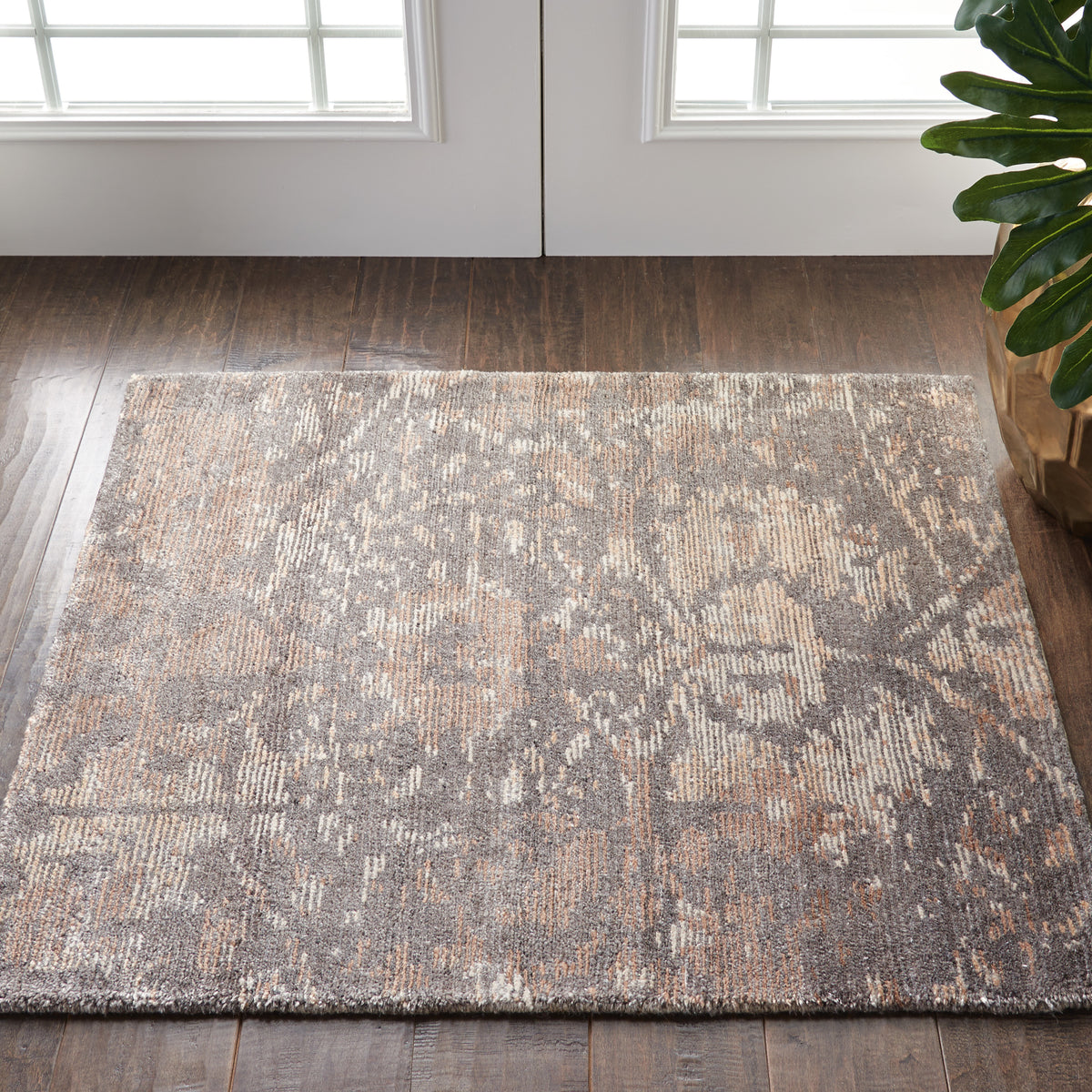 Lucent LCN02 Flint Rug - room scene