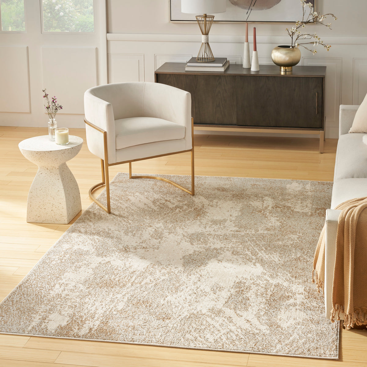 Ambiance AMI03 Ivory Silver Rug - room scene