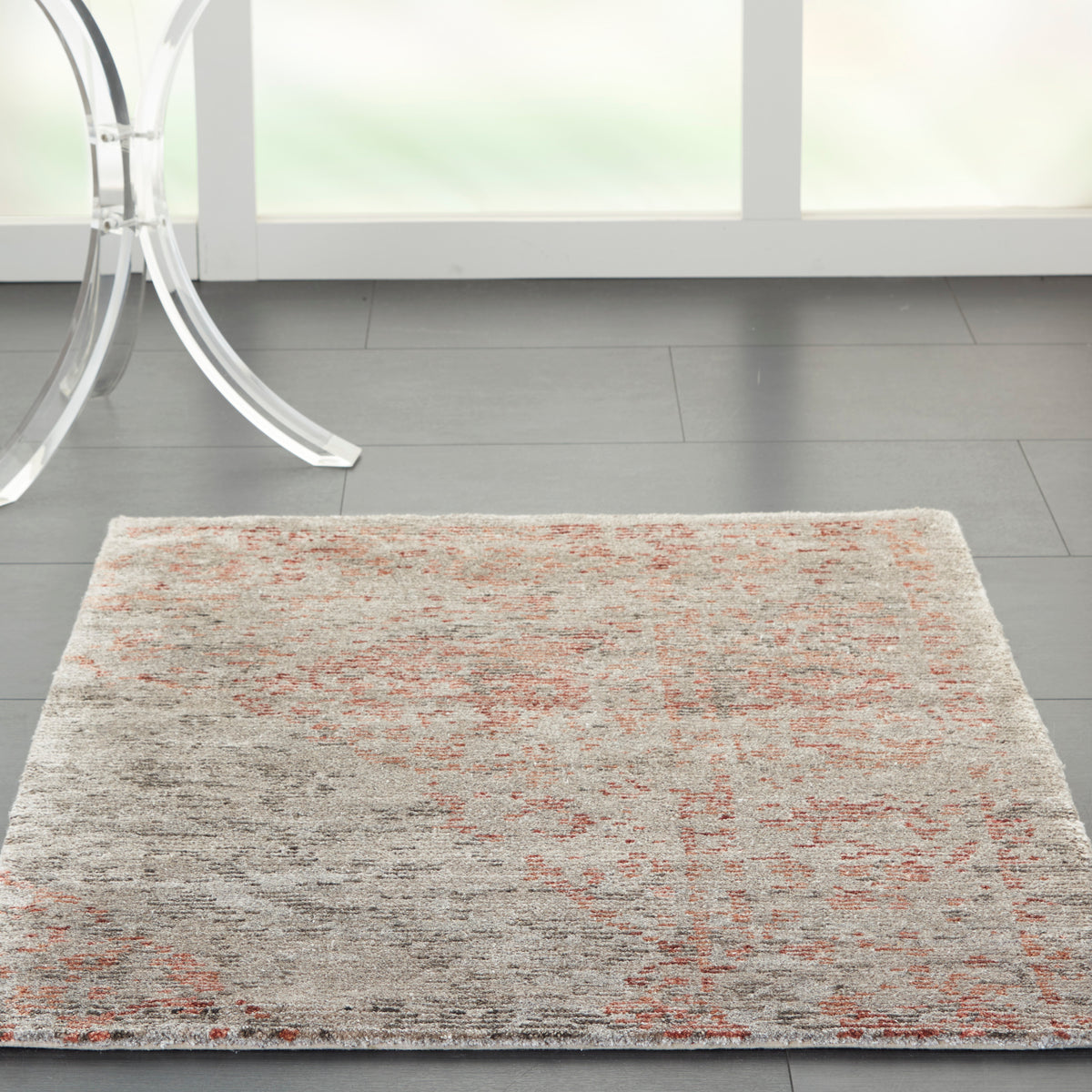 Lucent LCN07 Silver Red Rug - room scene