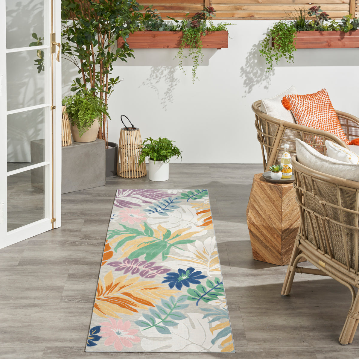 Suncoast SNC02 Multicolor Rug - room scene