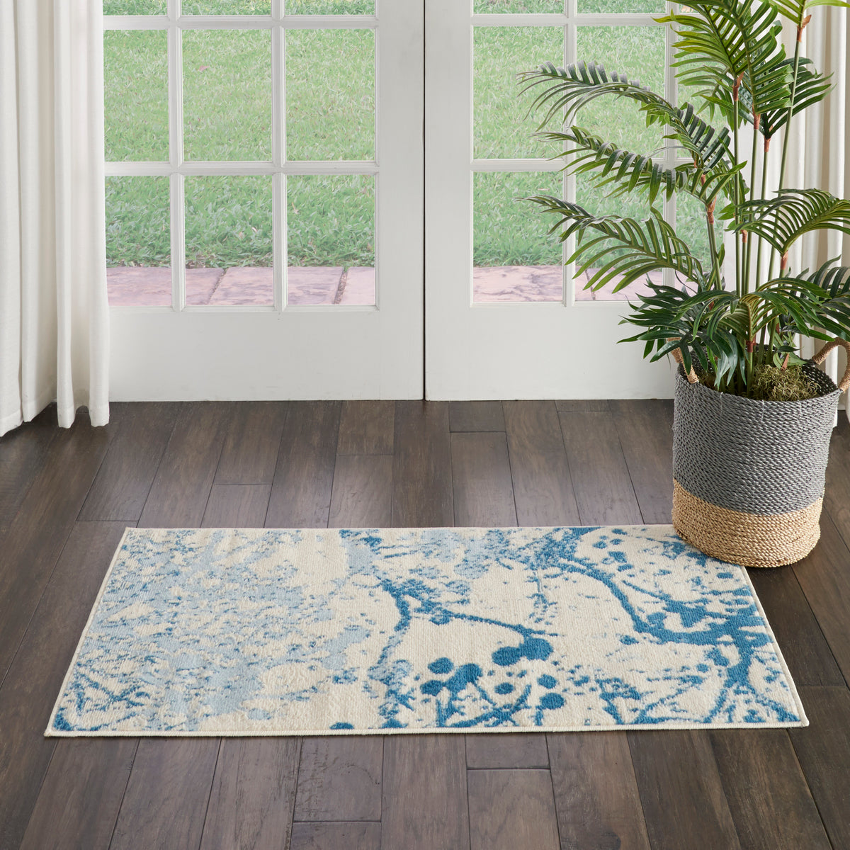 Jubilant JUB12 Ivory Blue Rug - room scene
