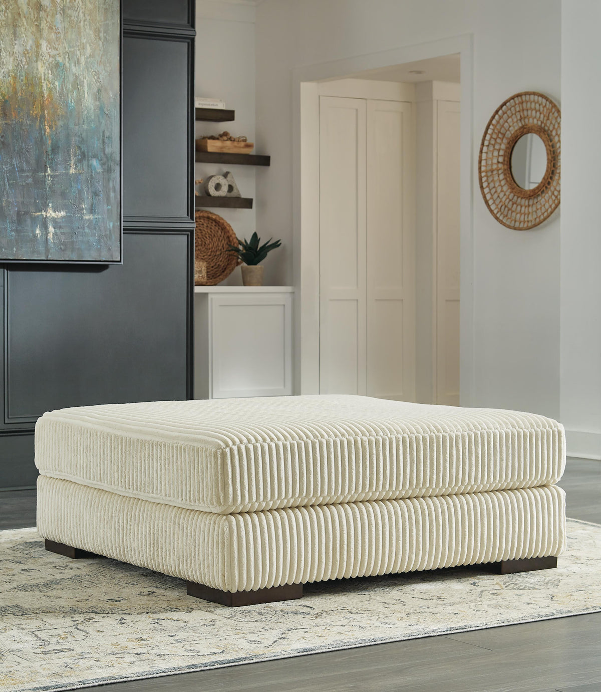 Lindyn 5-Piece Sectional with Ottoman