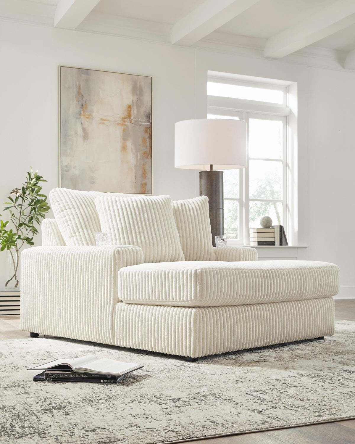 Lindyn Chaise Velvet