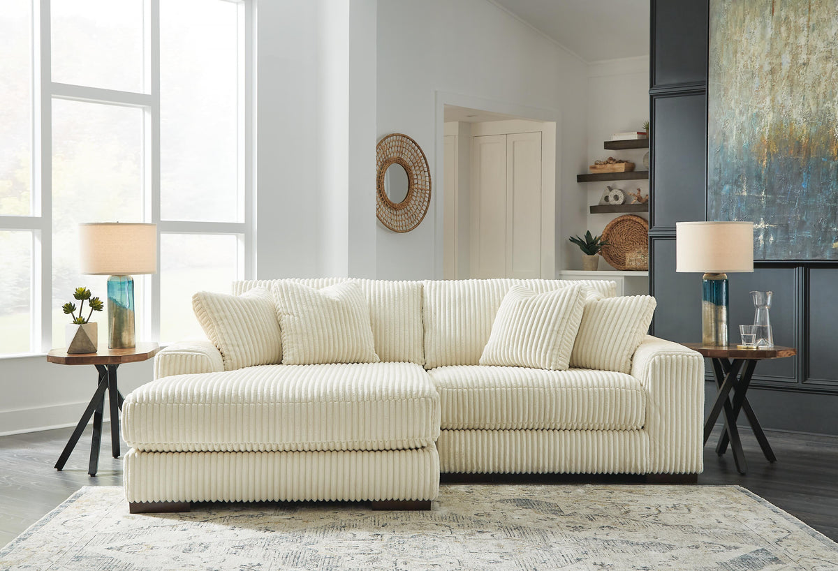Lindyn 2-Piece Sectional with Chaise Velvet