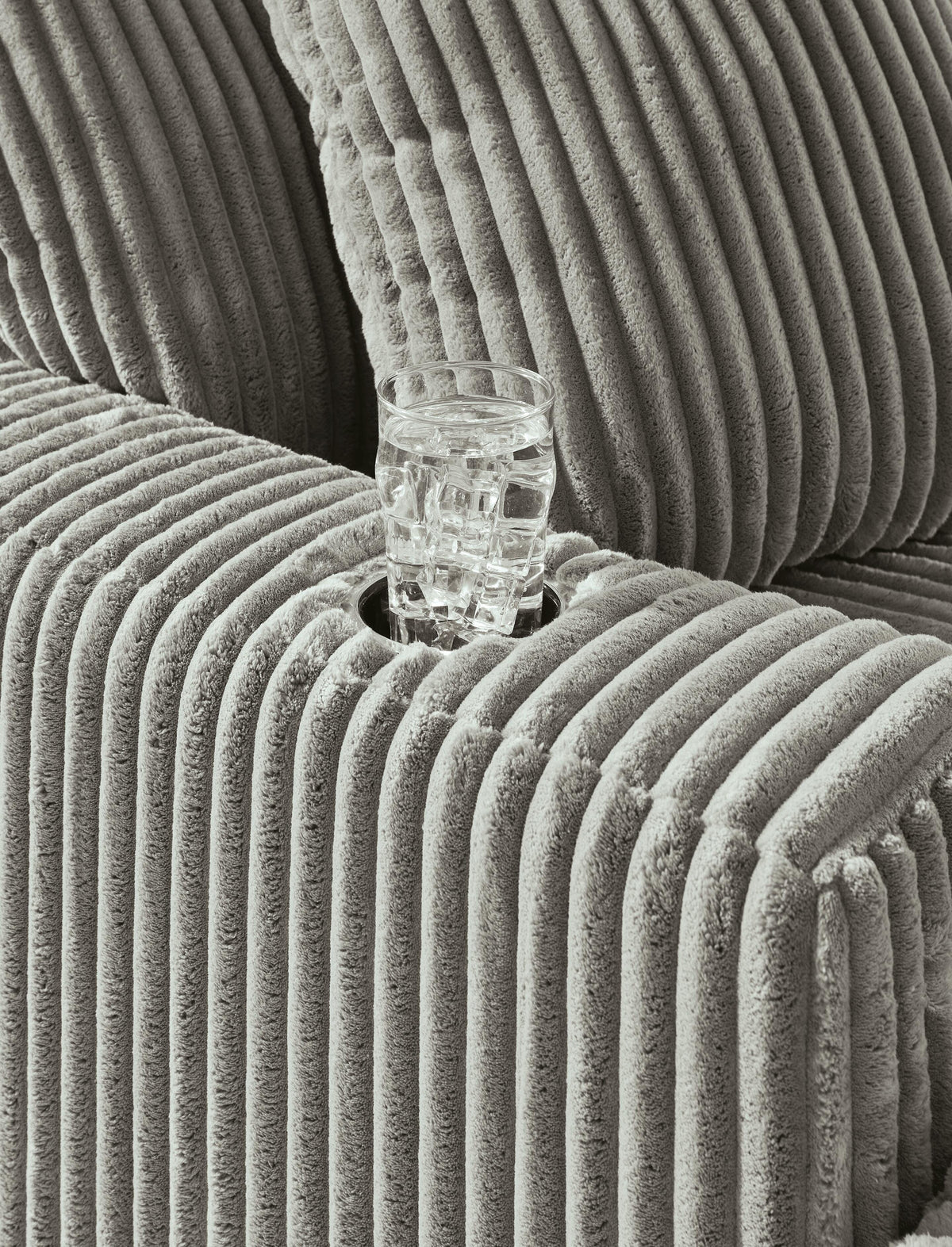 Lindyn Chaise Velvet