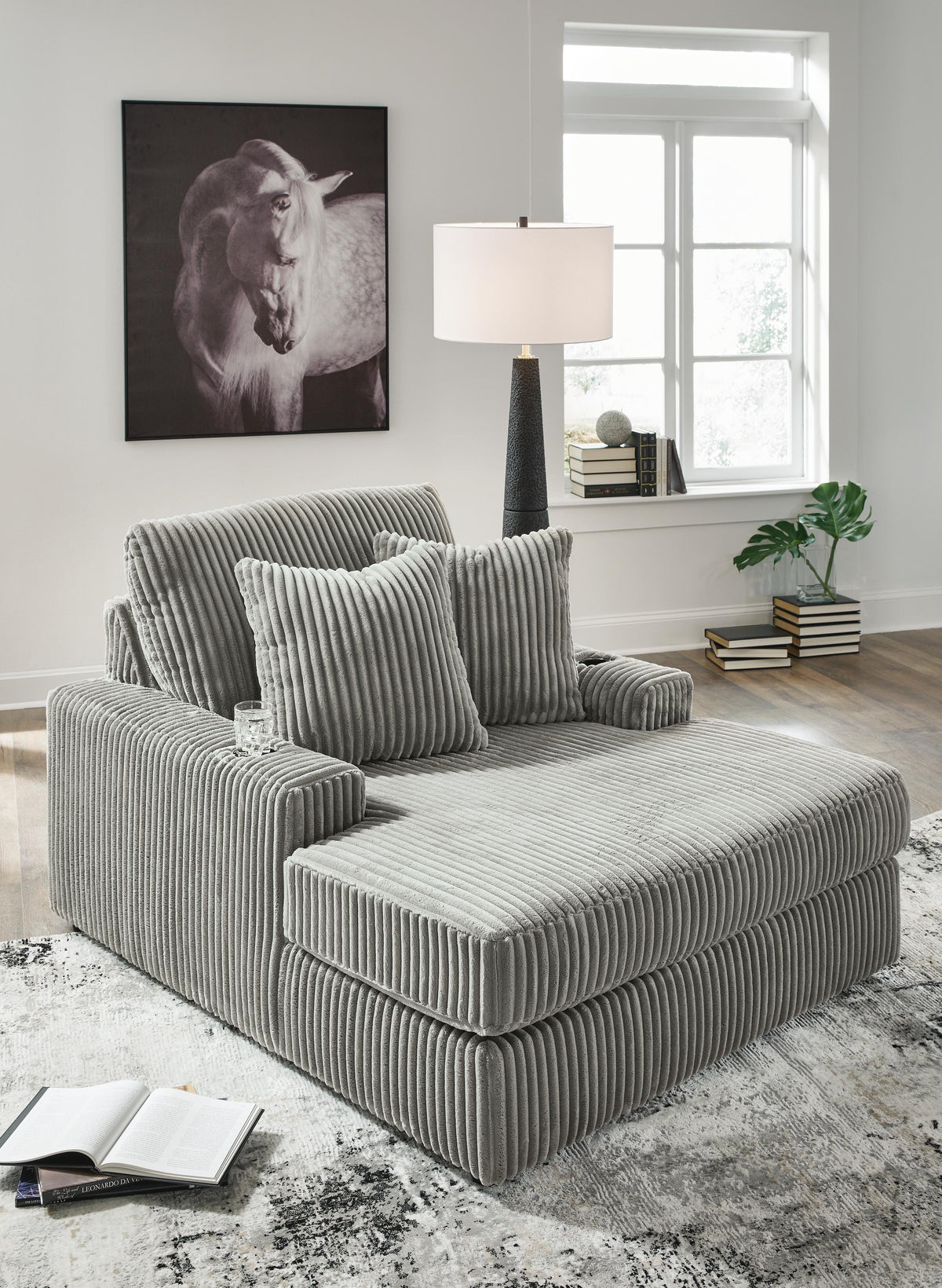 Lindyn Chaise Velvet