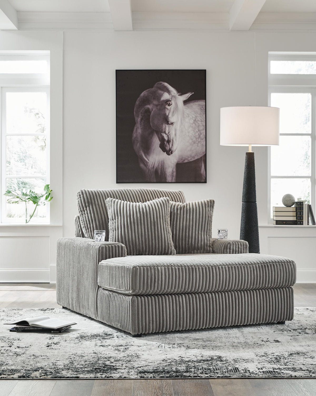Lindyn Chaise Velvet