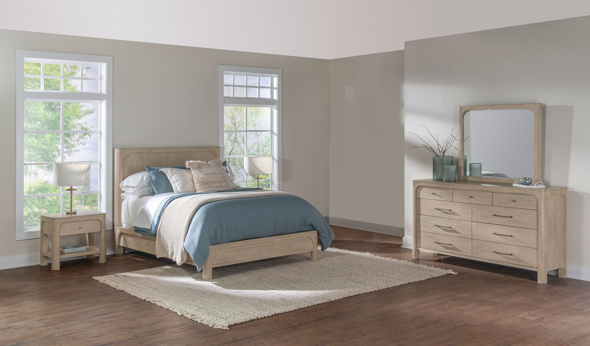 Solano 4-piece Bedroom Set Weathered Mango with 56-inch Panel Bed - Eastern King
