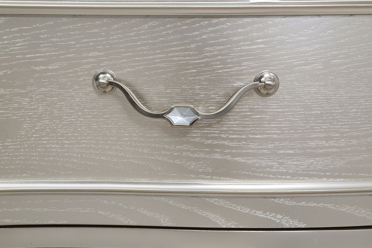 Evangeline 9-drawer Dresser Silver Oak - With Mirror