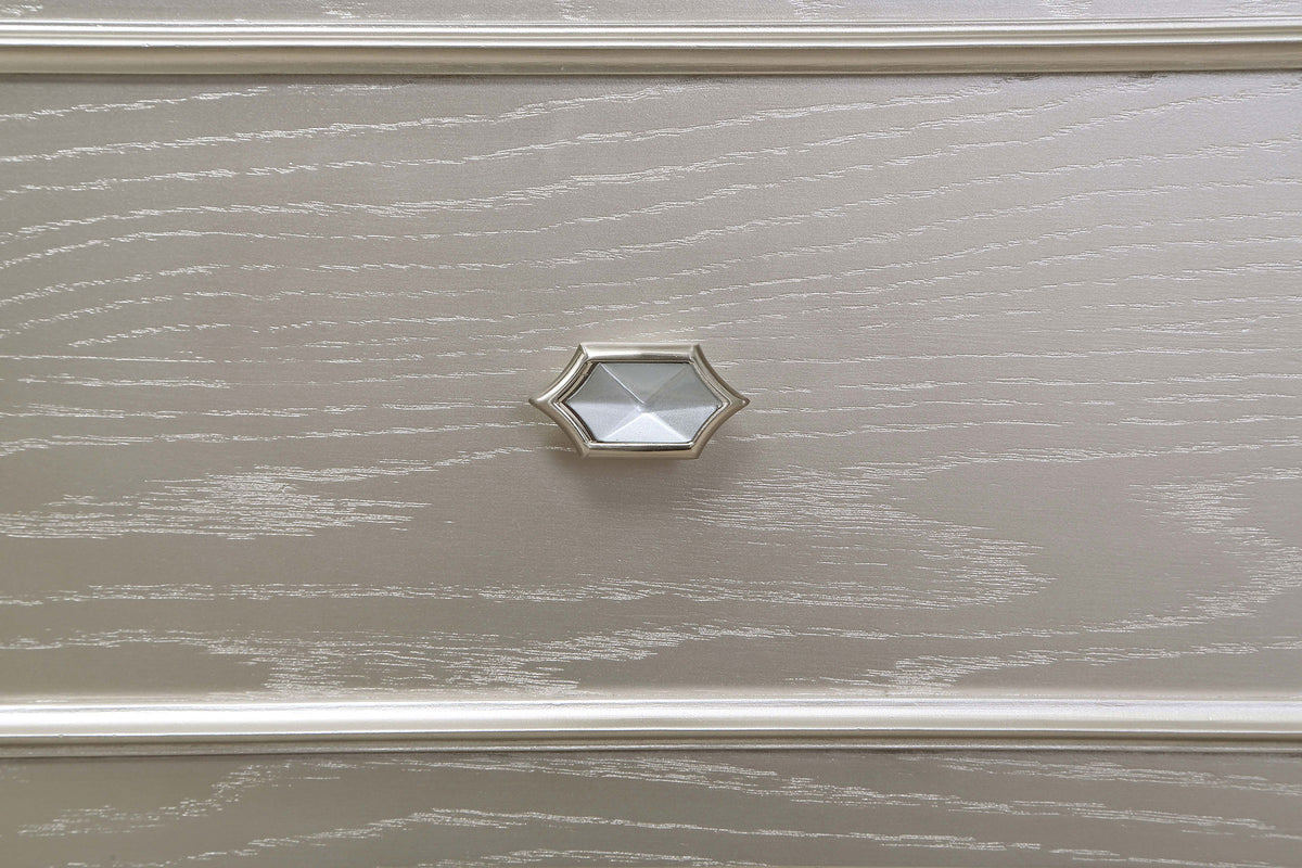 Evangeline 9-drawer Dresser Silver Oak - Without Mirror
