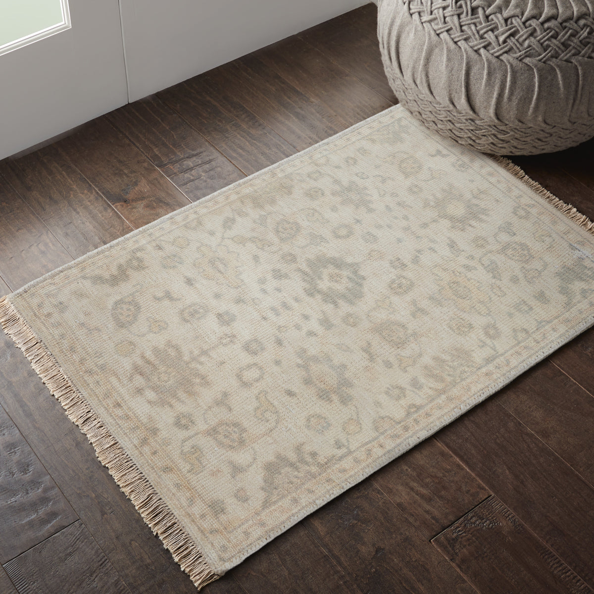 Aldora ALD14 Ivory Grey Rug - room scene