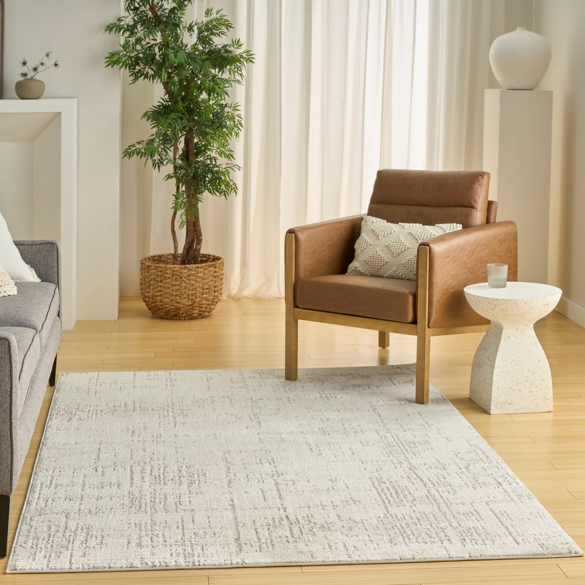 Ivory Hues IVH01 Ivory Grey Rug - room scene
