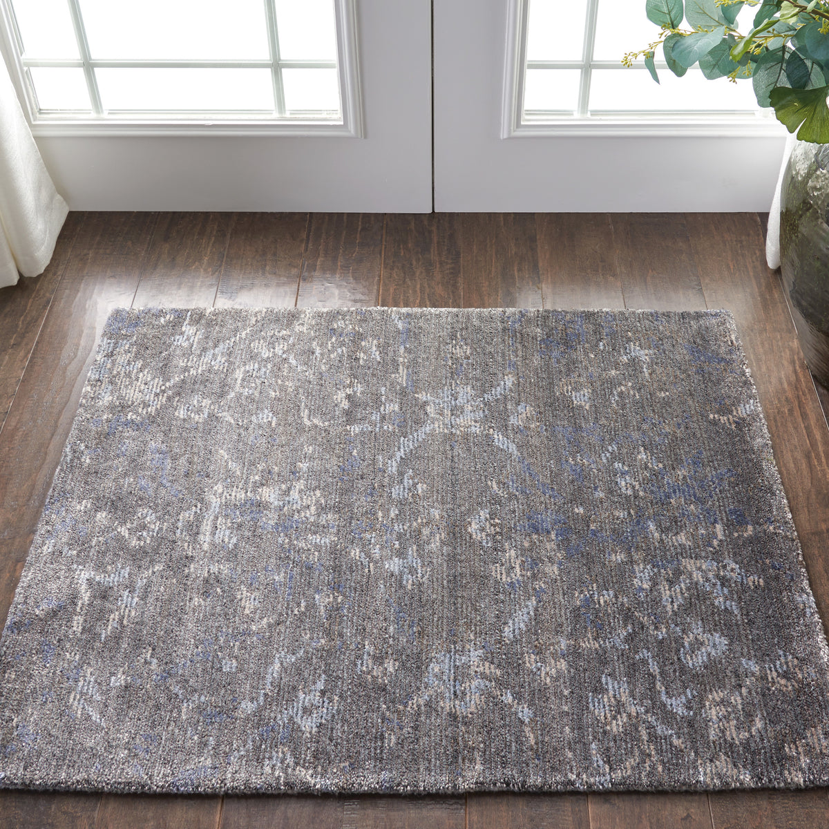 Lucent LCN04 Coal Rug - room scene