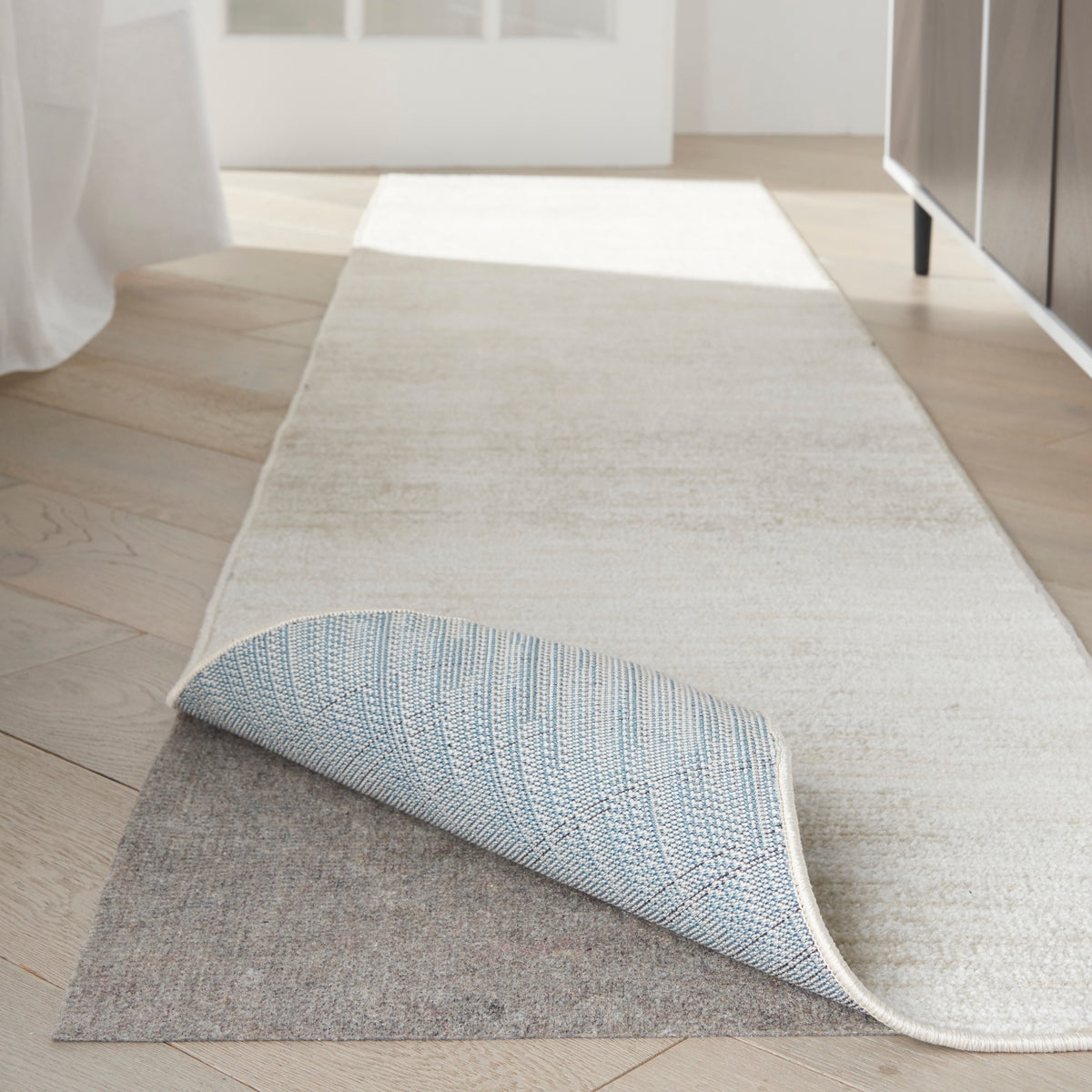 Rug-Loc Basic BR21 Grey Rug - room scene