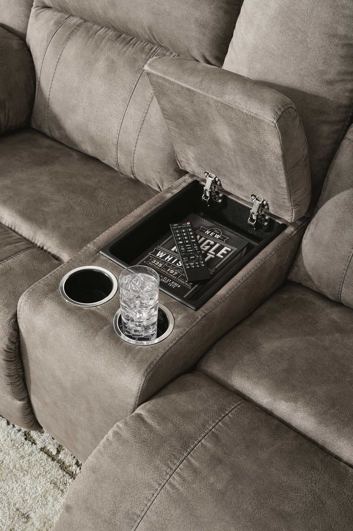Laresview DBL Rec Loveseat w/Console Faux Leather