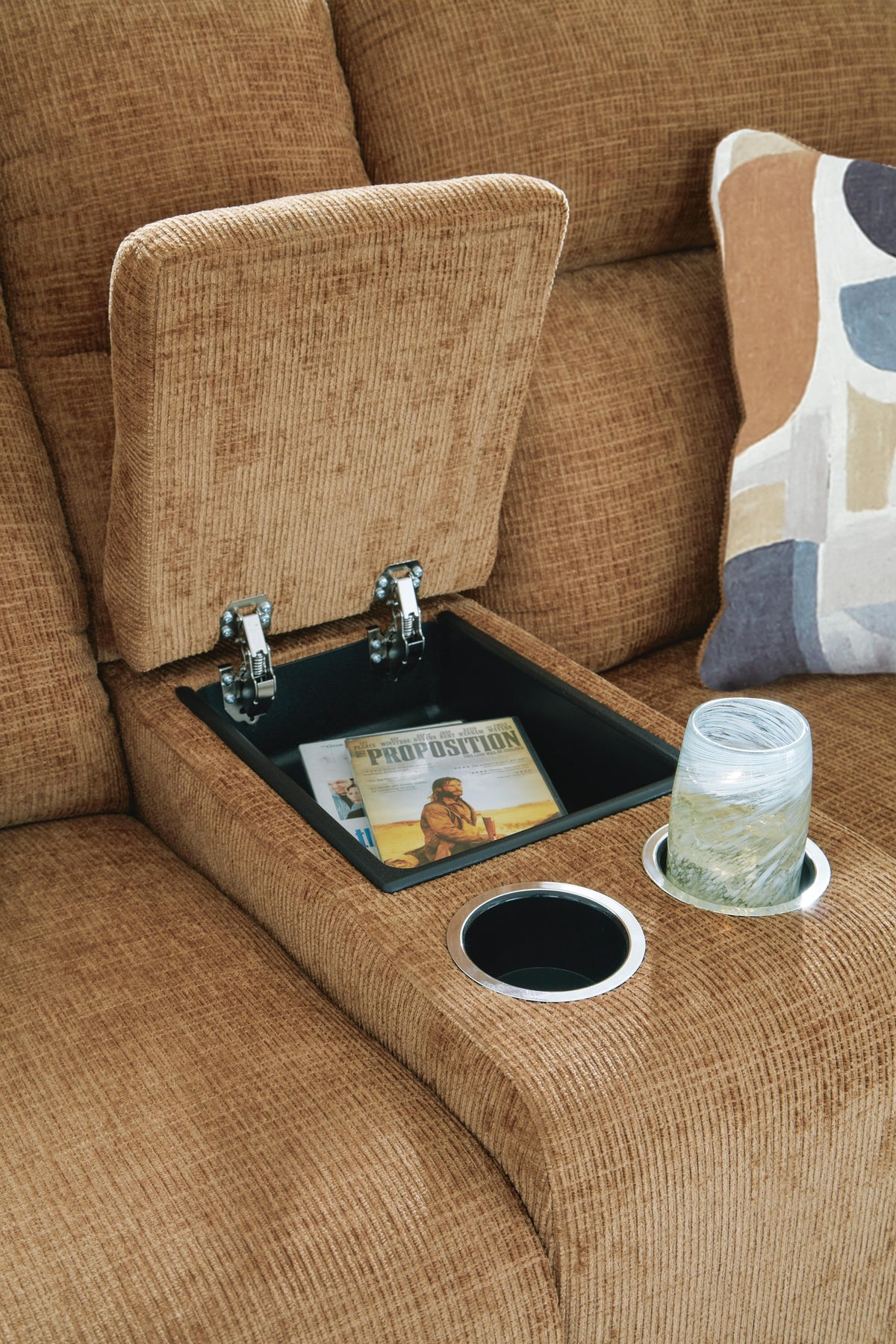 Kanlow DBL Rec Loveseat w/Console Chenille