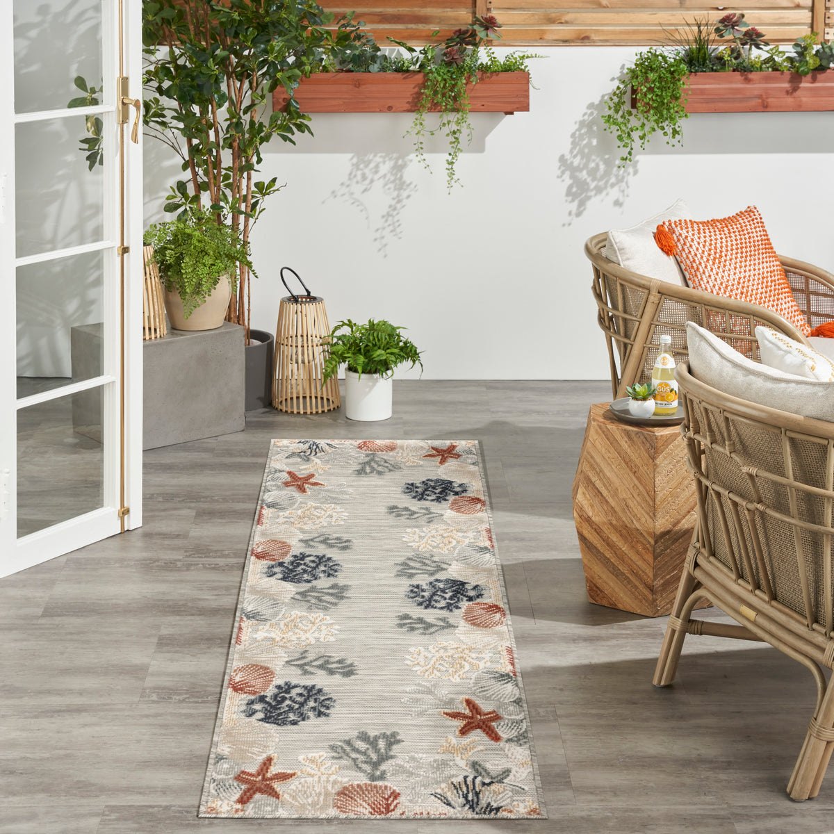 Suncoast SNC04 Grey Multicolor Rug - room scene