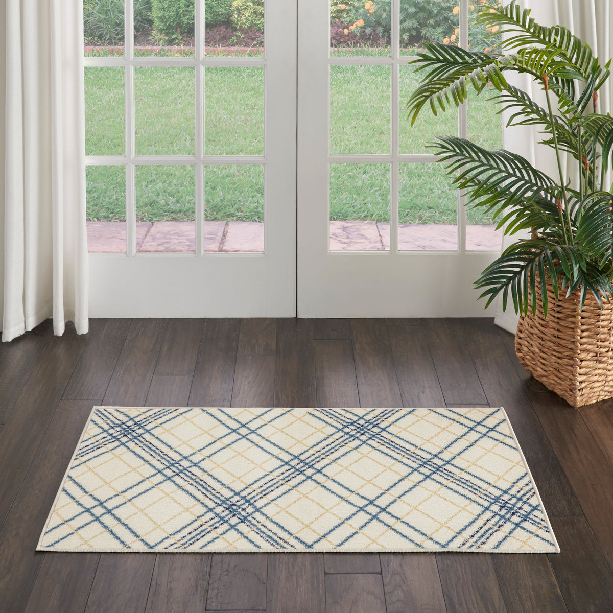 Jubilant JUB20 Ivory Navy Rug - room scene