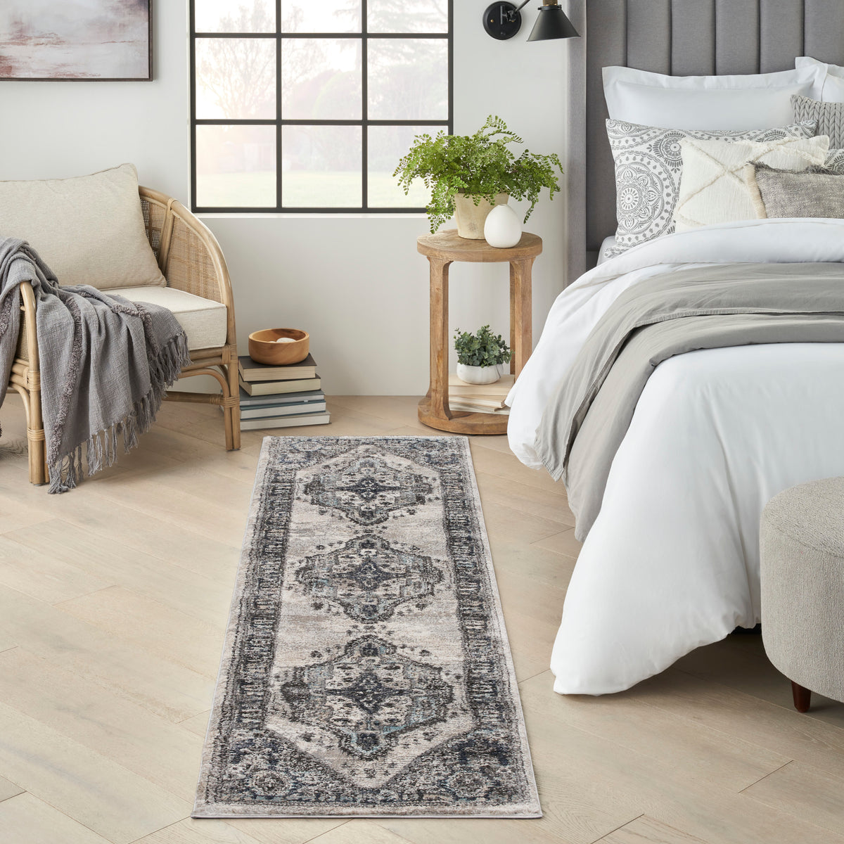 American Manor AMR02 Grey Rug - room scene