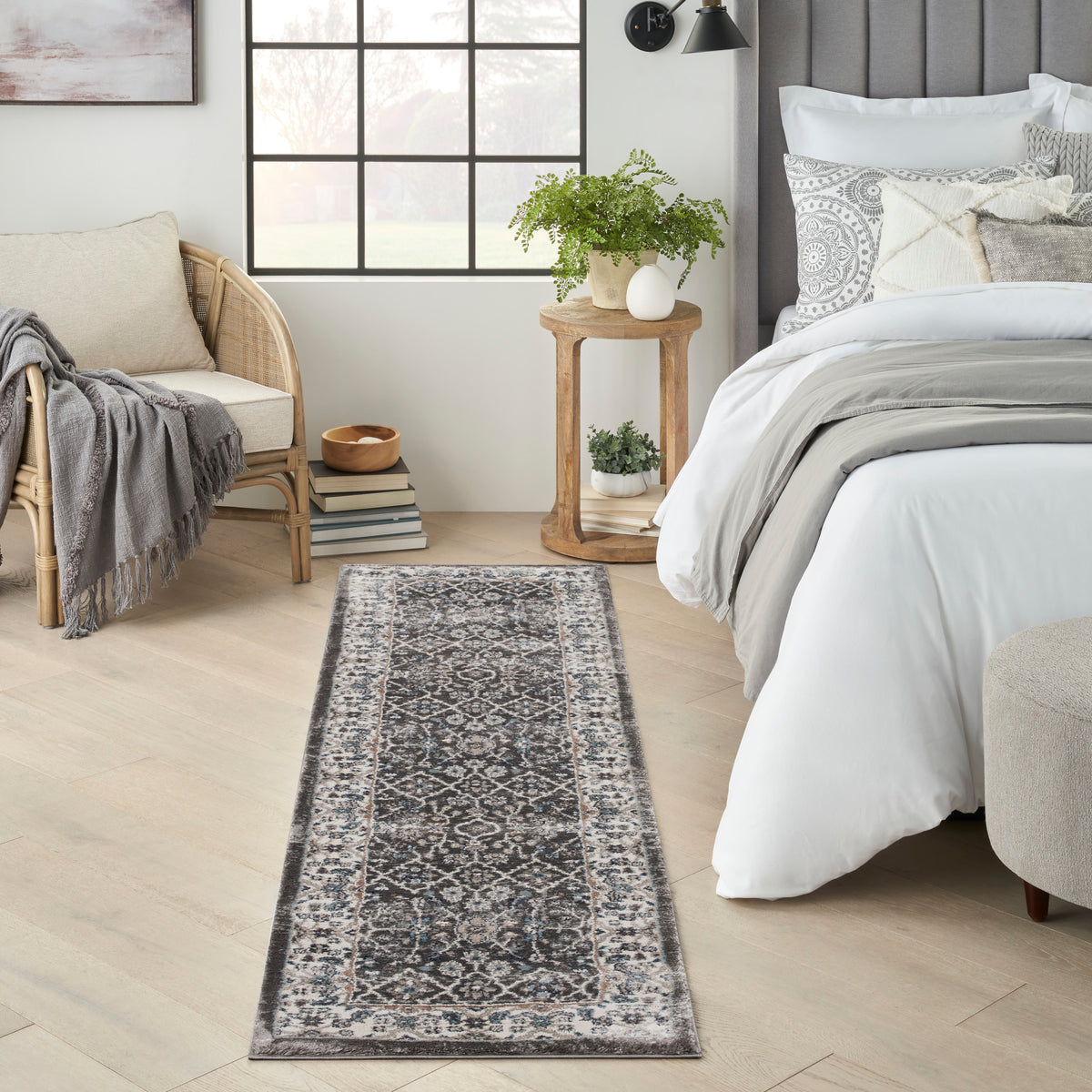 American Manor AMR01 Grey Ivory Rug - room scene