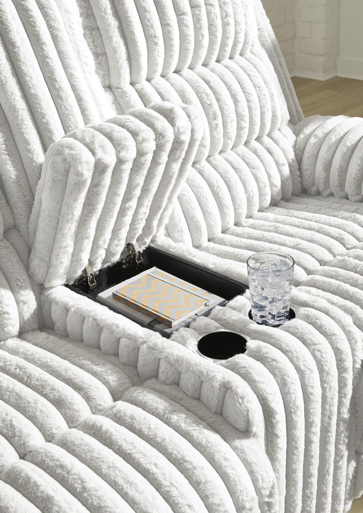 Rhines Falls DBL REC PWR Loveseat w/Console Velvet