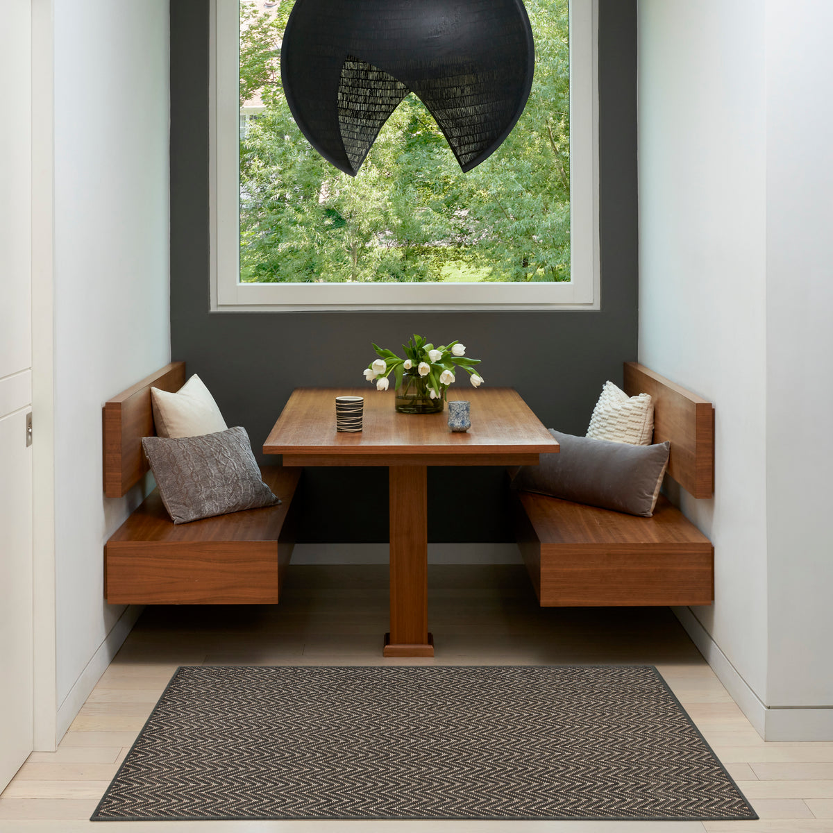 Horizon Indoor/Outdoor HOZ02 Charcoal Rug - room scene