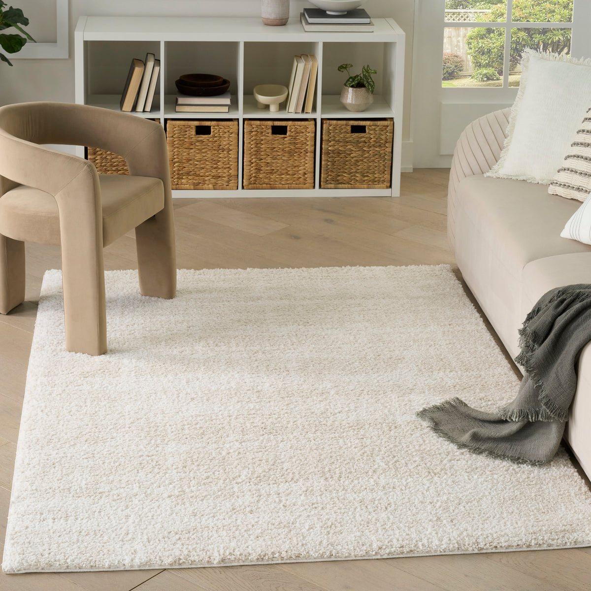 Modern Shag MMD04 Ivory Beige Rug - room scene