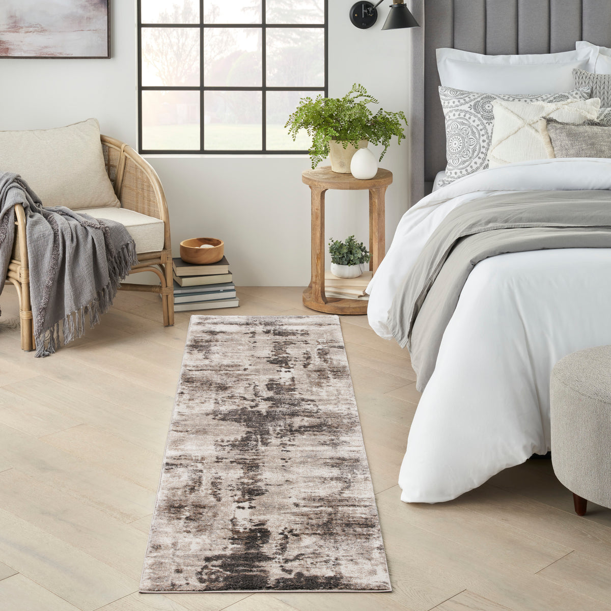 American Manor AMR04 Ivory Mocha Rug - room scene