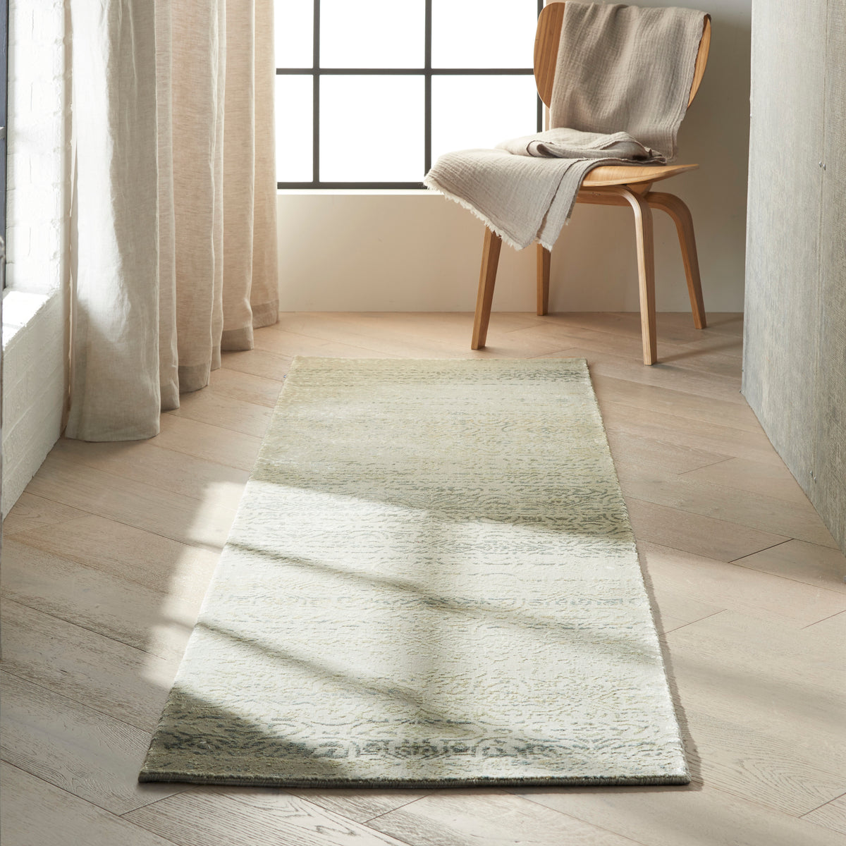 Maya MAY04 Abalone Rug - room scene