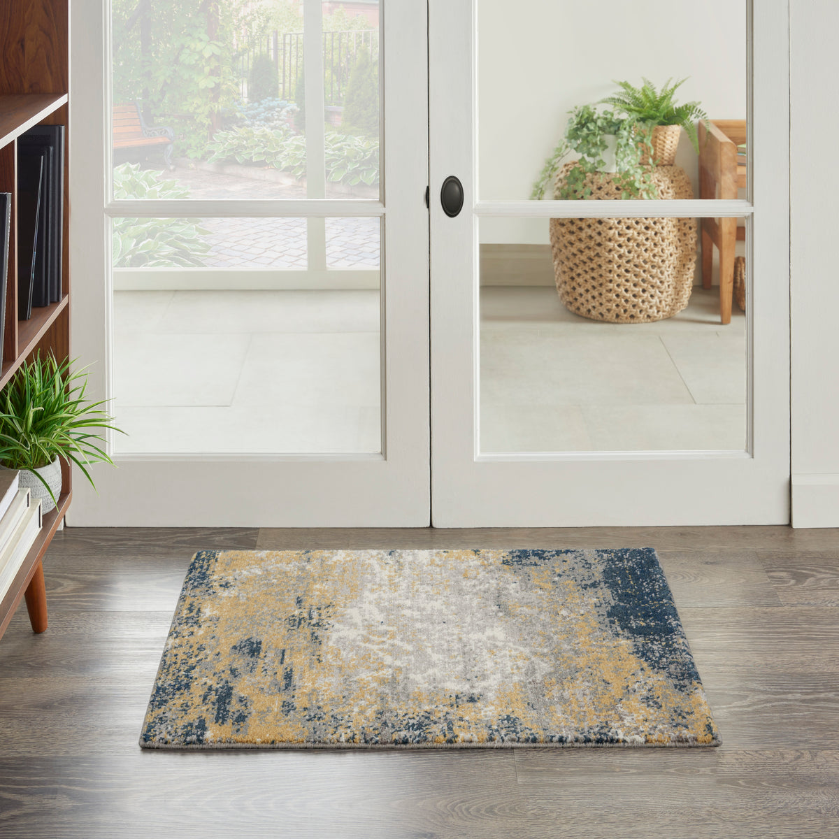 Twilight TWI22 Navy Gold Rug - room scene