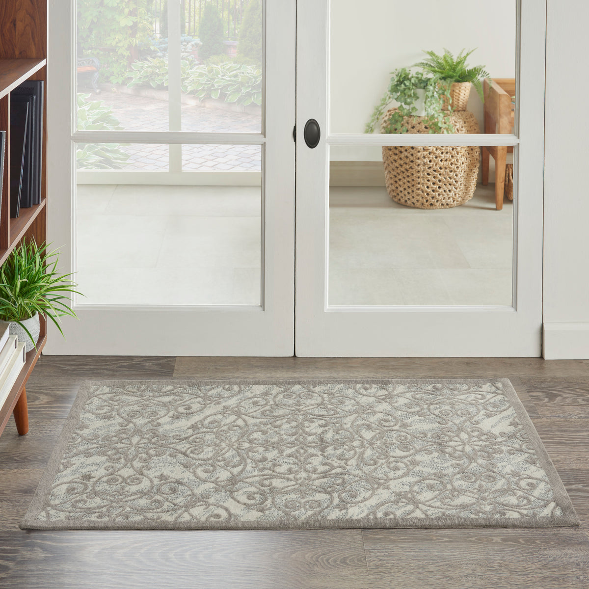 Damask DAS01 Ivory Grey Rug - room scene