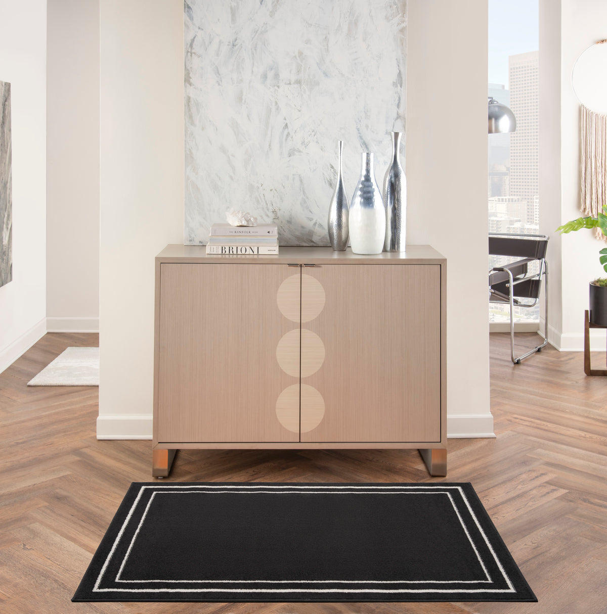 Nourison Essentials NRE02 Black Ivory Rug - room scene