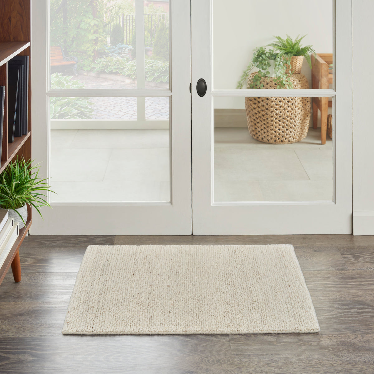 Alanna ALN01 Ivory Rug - room scene