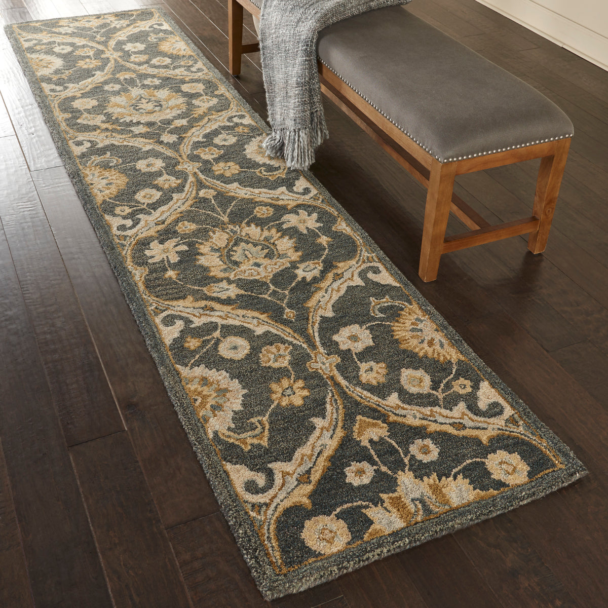 Jazmine JAZ03 Navy Rug - room scene