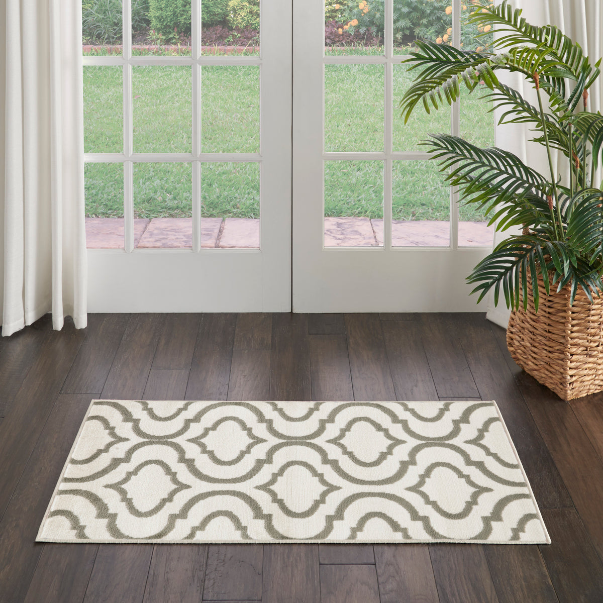 Jubilant JUB19 Ivory Green Rug - room scene