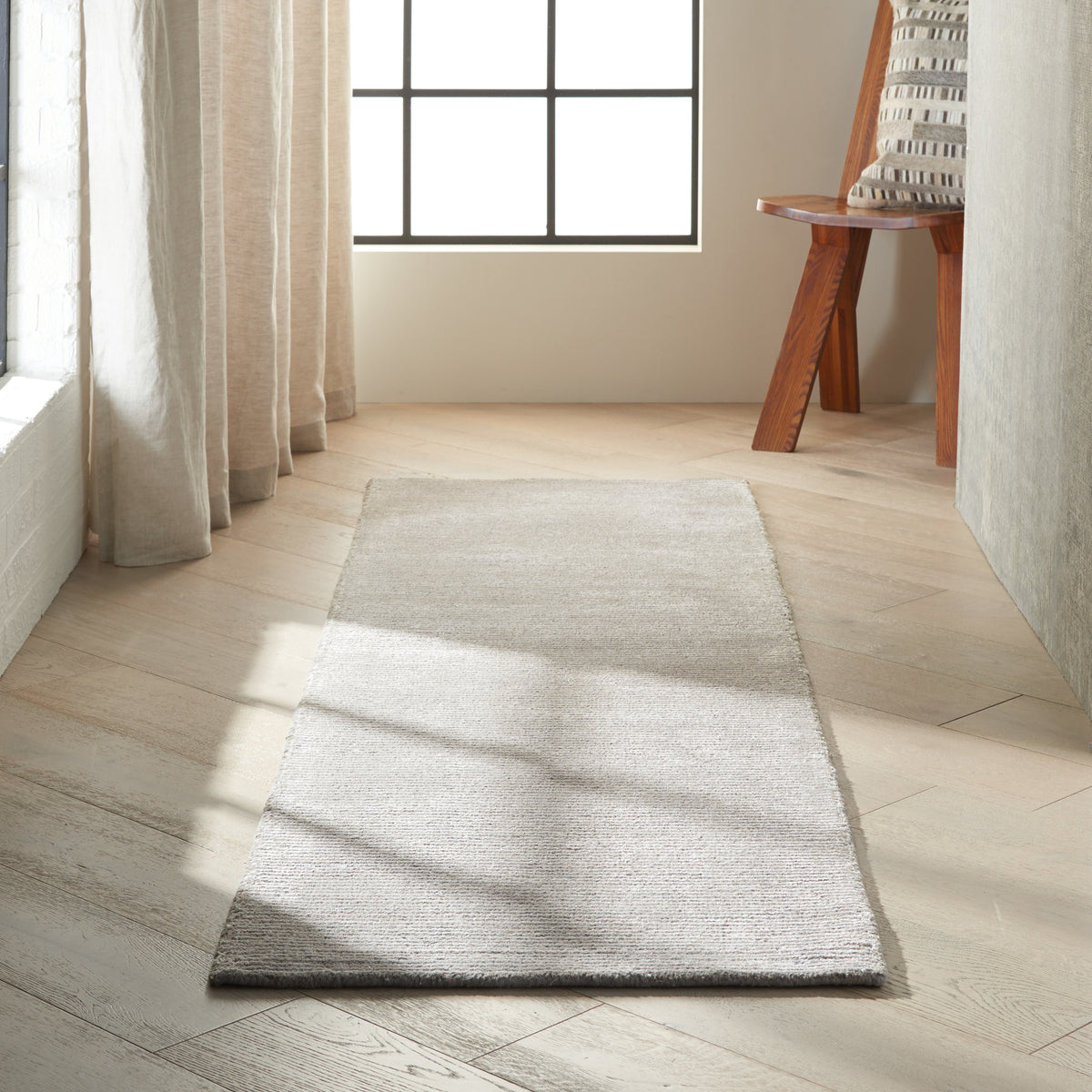 Ravine RAV01 Fog Rug - room scene