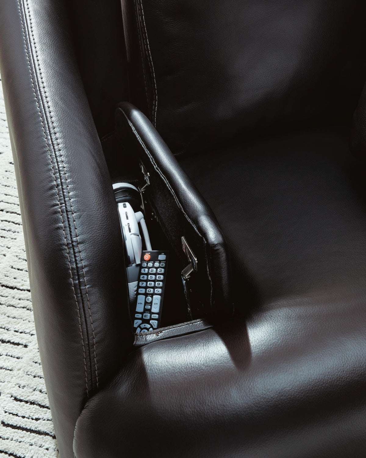 Modmax II Swivel Glider Recliner Leather