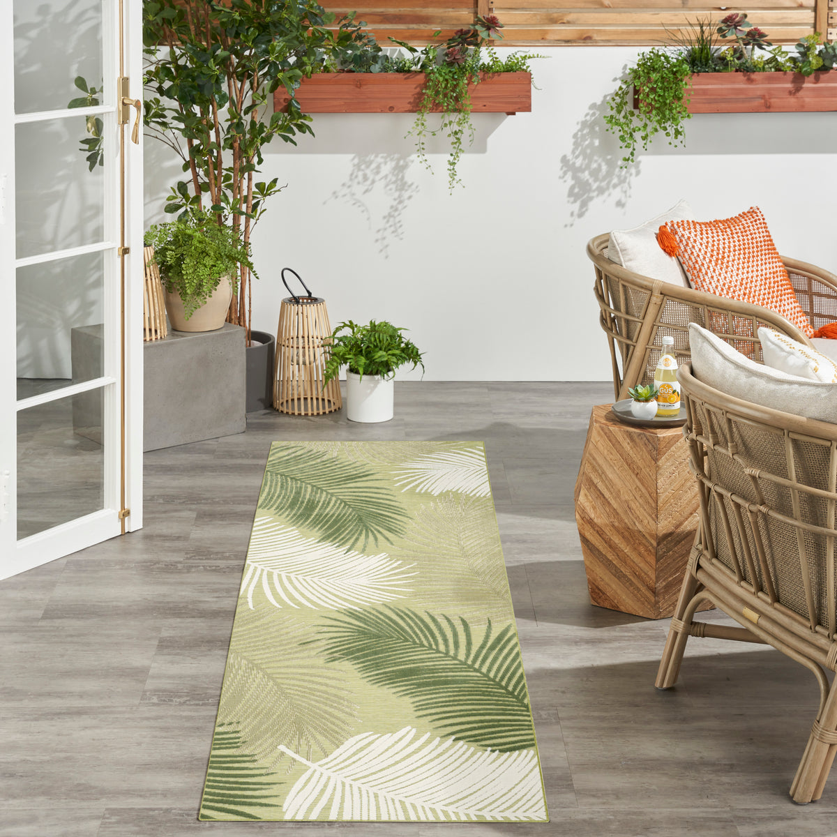 Suncoast SNC03 Green Rug - room scene