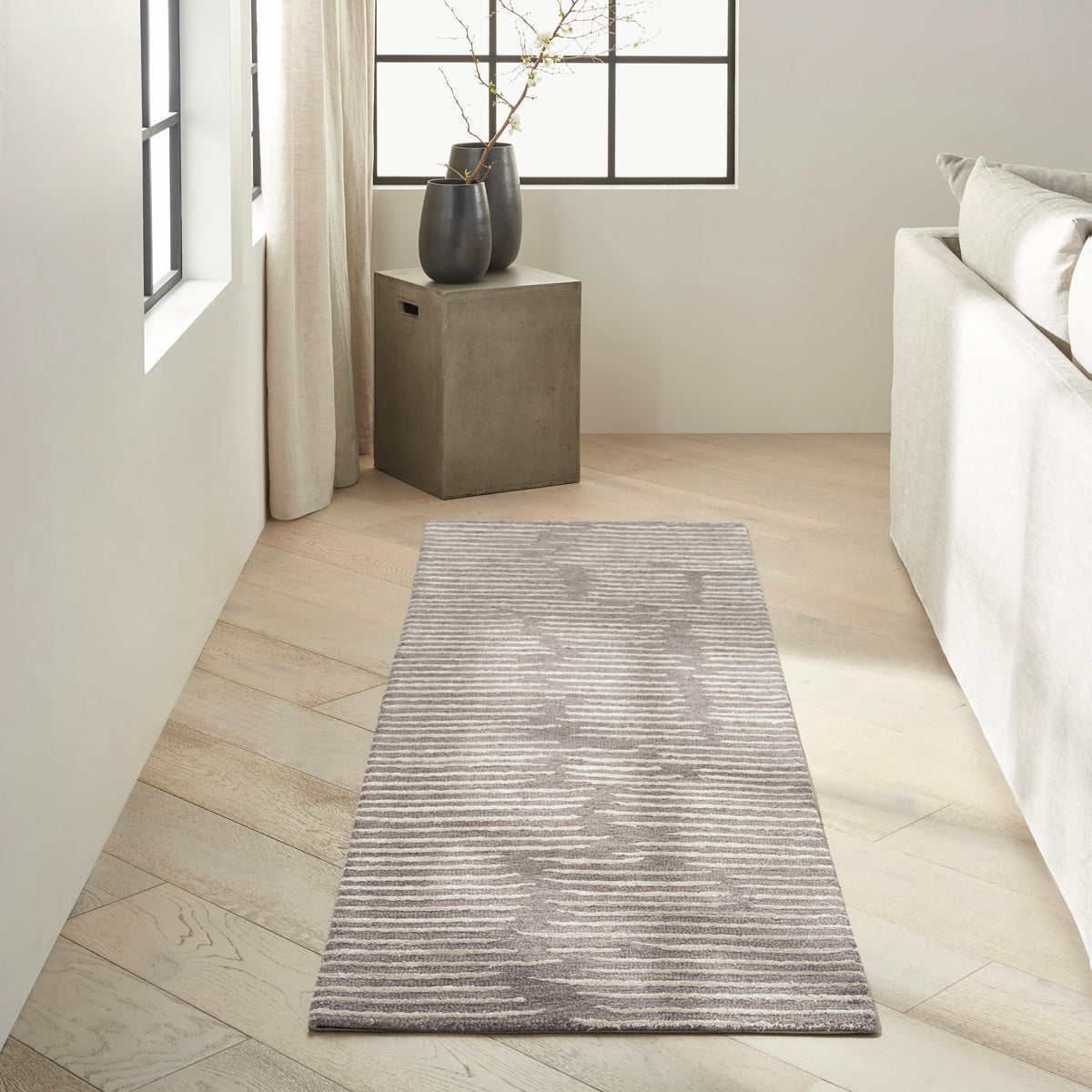 CK010 Linear LNR01 Grey Rug - room scene