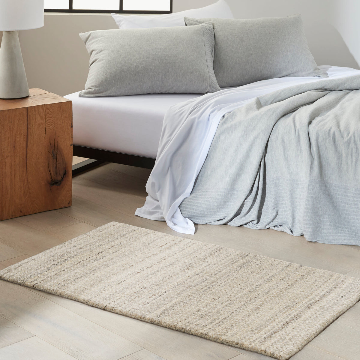CK040 Abrash ABA01 Grey Rug - room scene