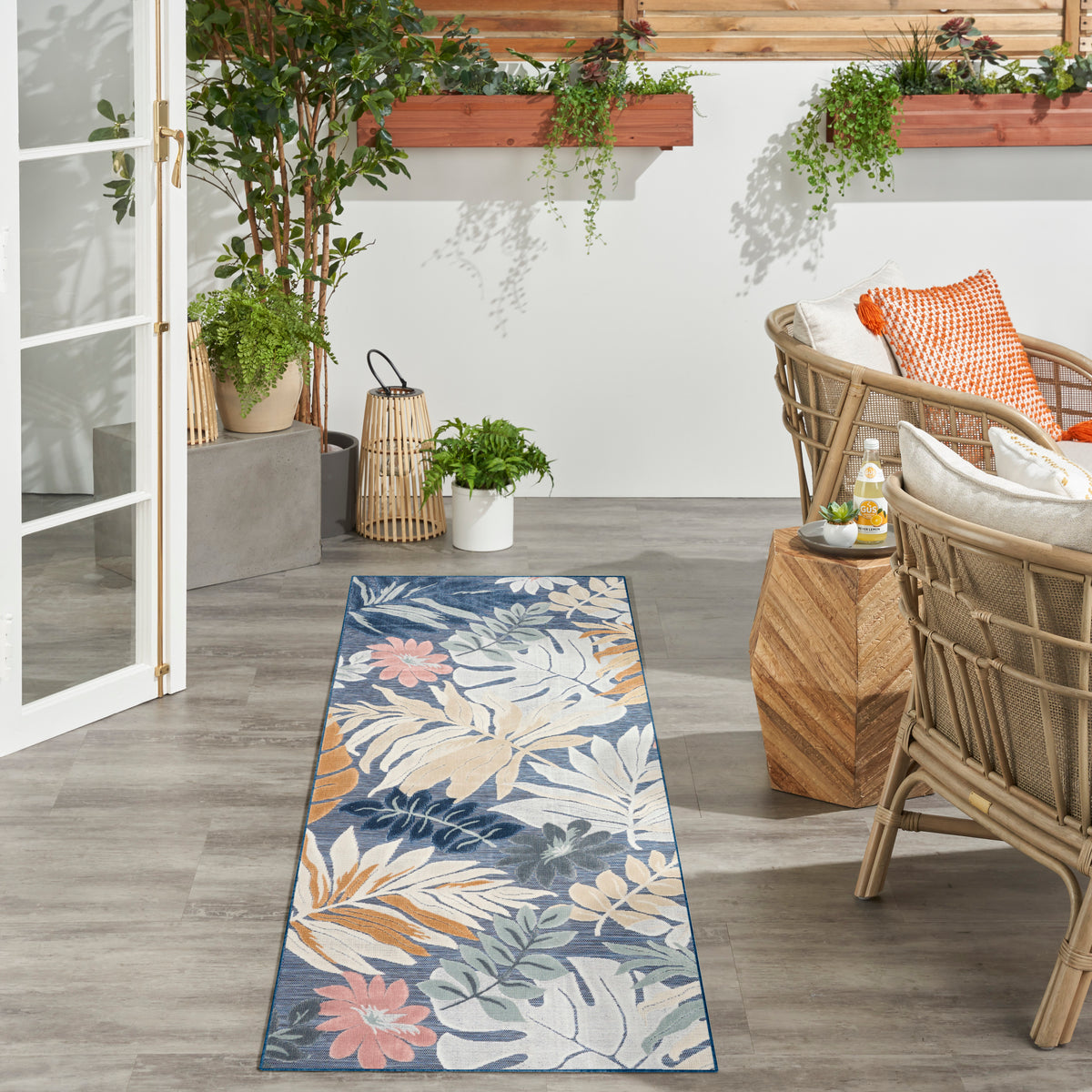 Suncoast SNC02 Denim Multicolor Rug - room scene