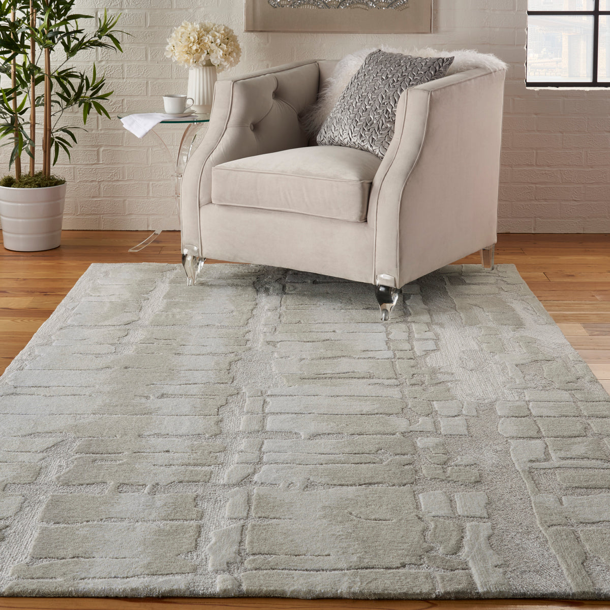 Symmetry SMM04 Ivory Beige Rug - room scene