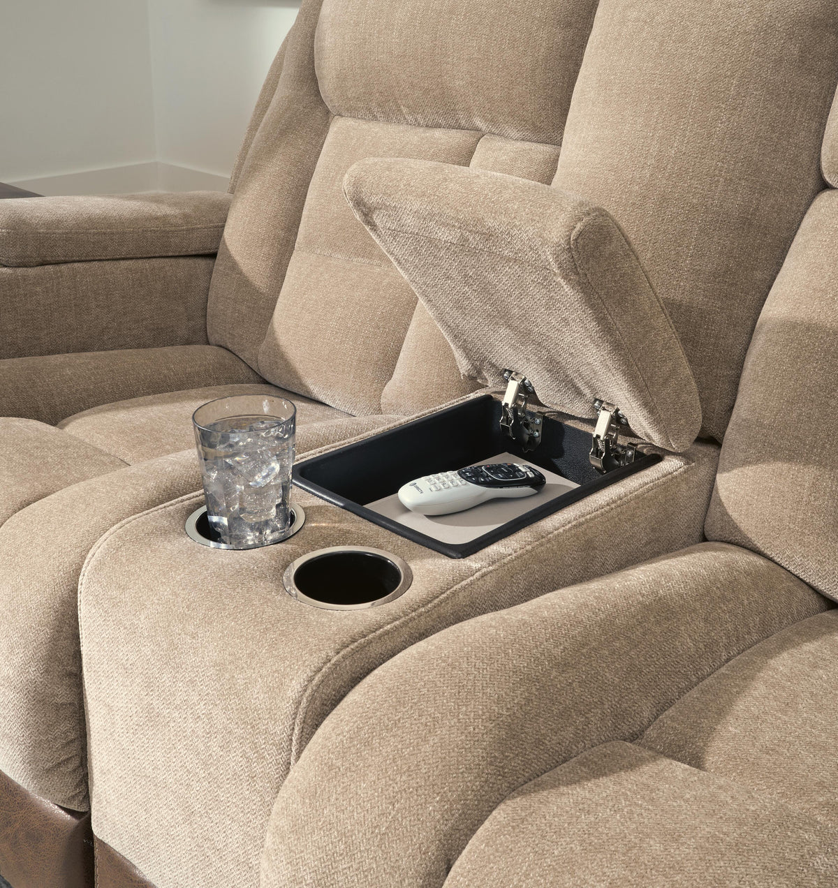 Mixed Motion PWR REC Loveseat/CON/ADJ HDRST Faux Leather Chenille