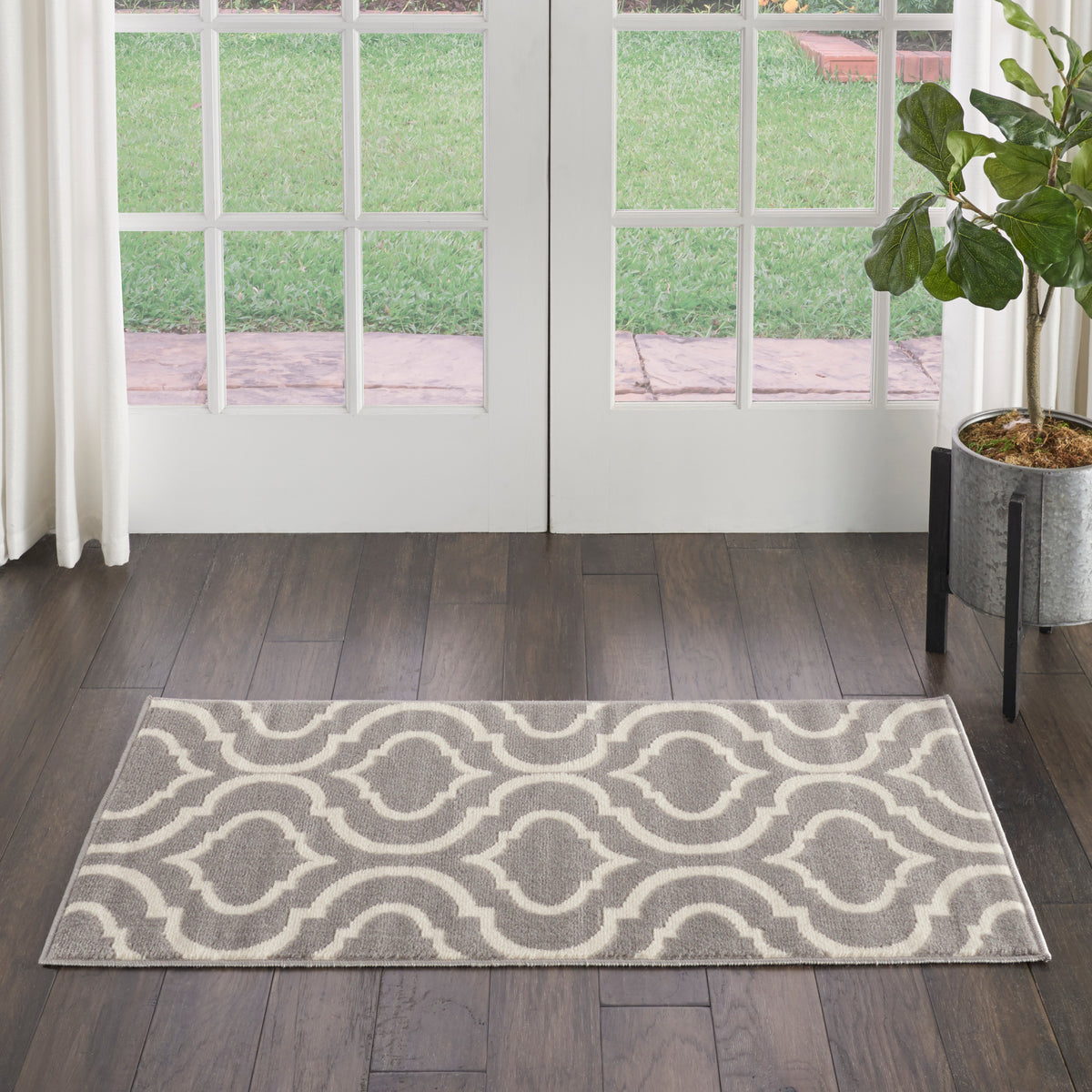 Jubilant JUB19 Grey Rug - room scene