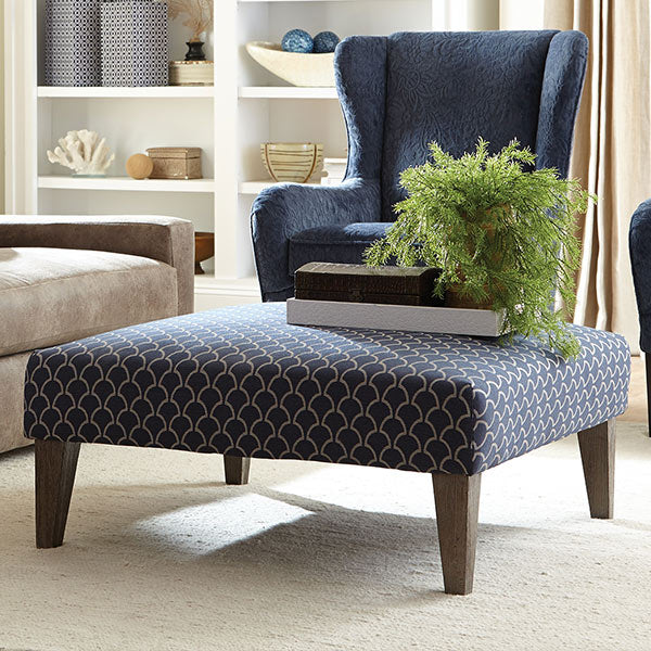 Vero Bench with Two Pillows