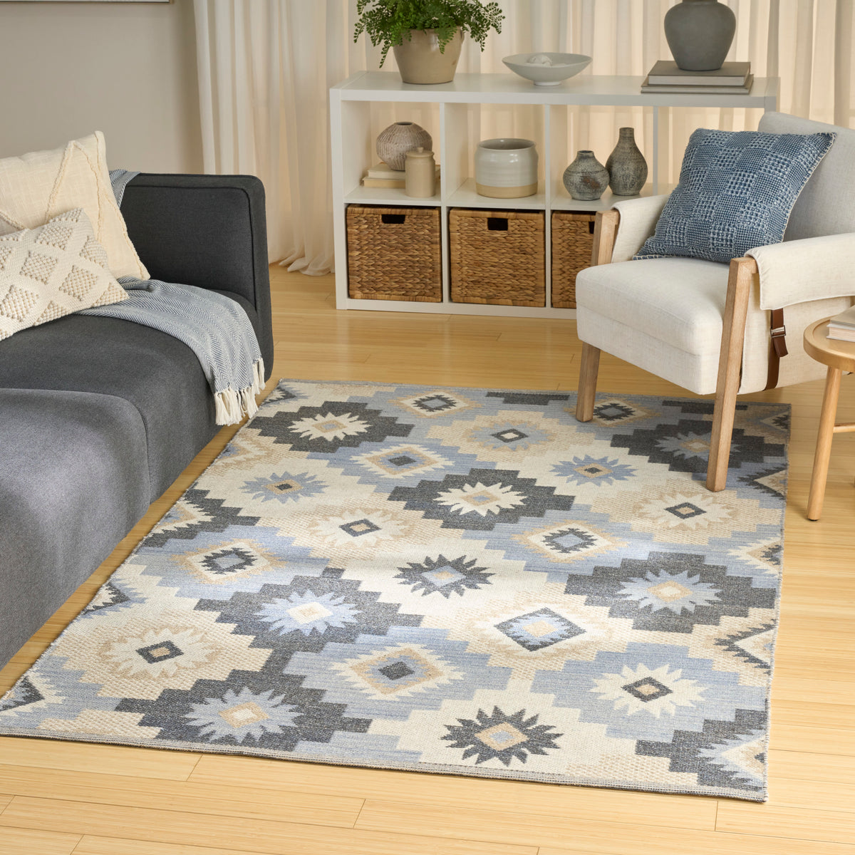 Copenhagen CPN01 Ivory Navy Rug - room scene