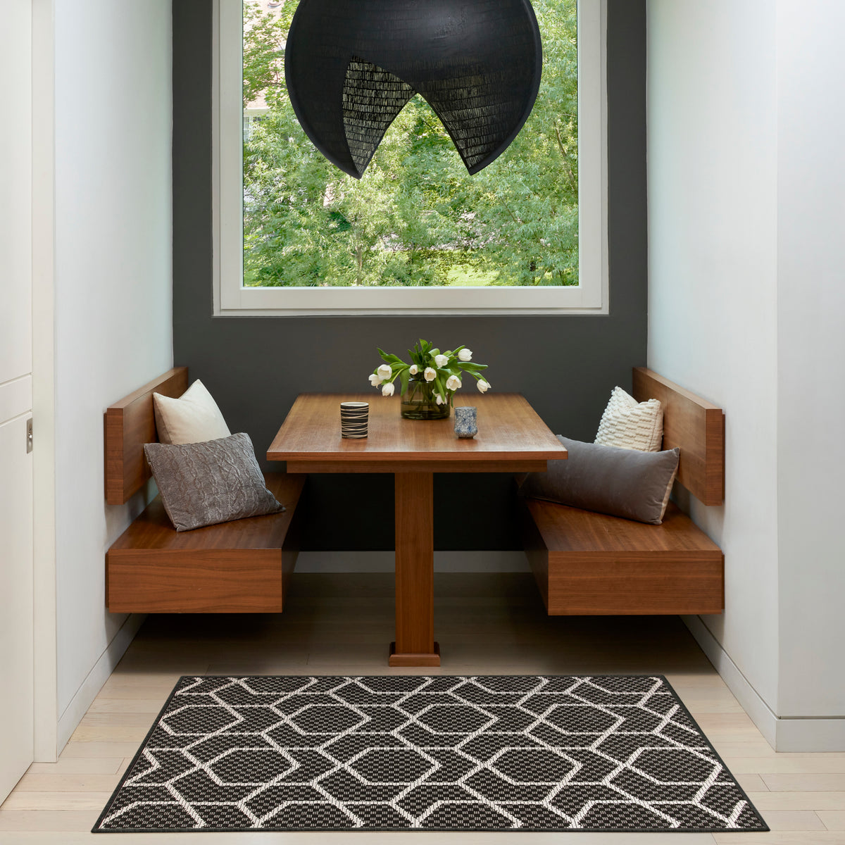 Horizon Indoor/Outdoor HOZ01 Black Rug - room scene