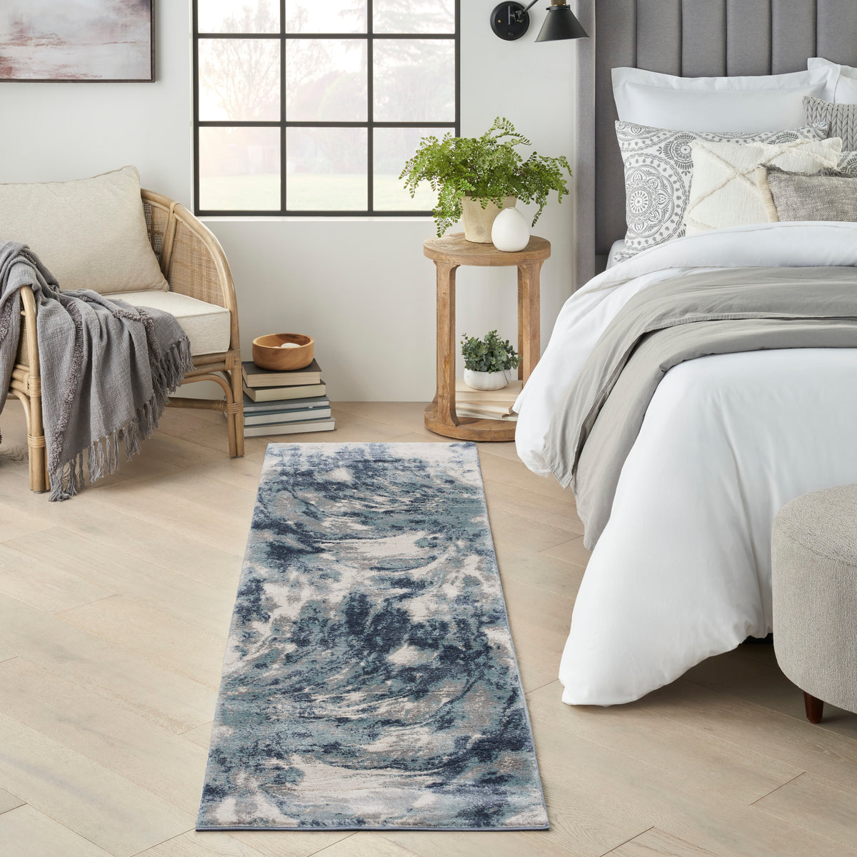 American Manor AMR03 Blue Ivory Rug - room scene