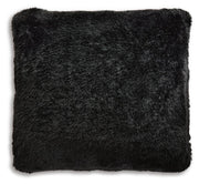 Gariland Pillow